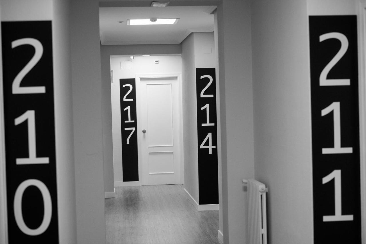 Residencia Hospital Del Rey Hostel บูร์โกส ภายนอก รูปภาพ
