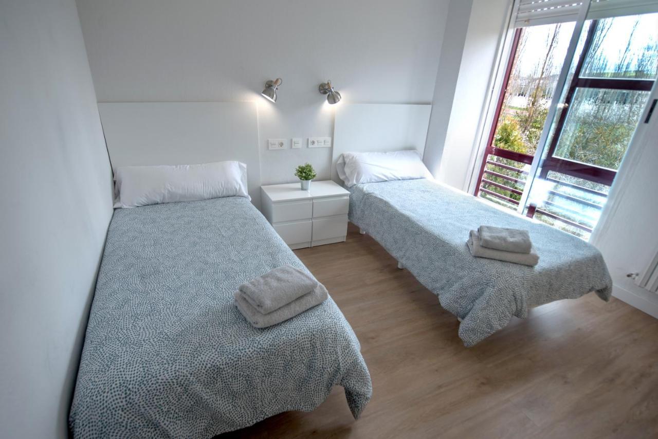 Residencia Hospital Del Rey Hostel บูร์โกส ภายนอก รูปภาพ